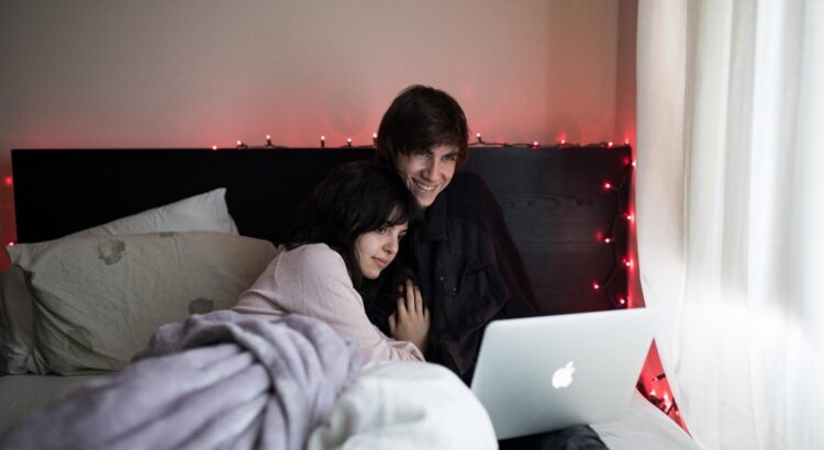 Netflix x Saint-Valentin : Découvre les codes secrets pour accéder à des films romantiques