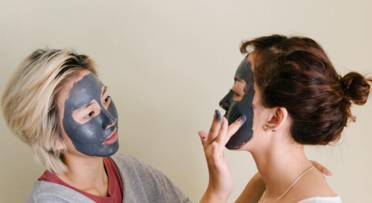 Beauté : Les masques à faire absolument selon ton type de peau