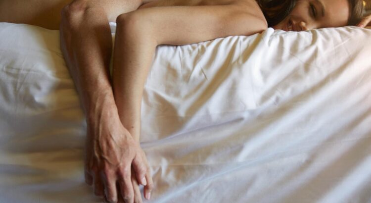 Le conseil sexy du lundi : 3 conseils pour oser dire à son/sa partenaire que l’on veut sortir des sentiers battus au lit