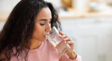 5 façons de boire plus d'eau pour mieux t'hydrater